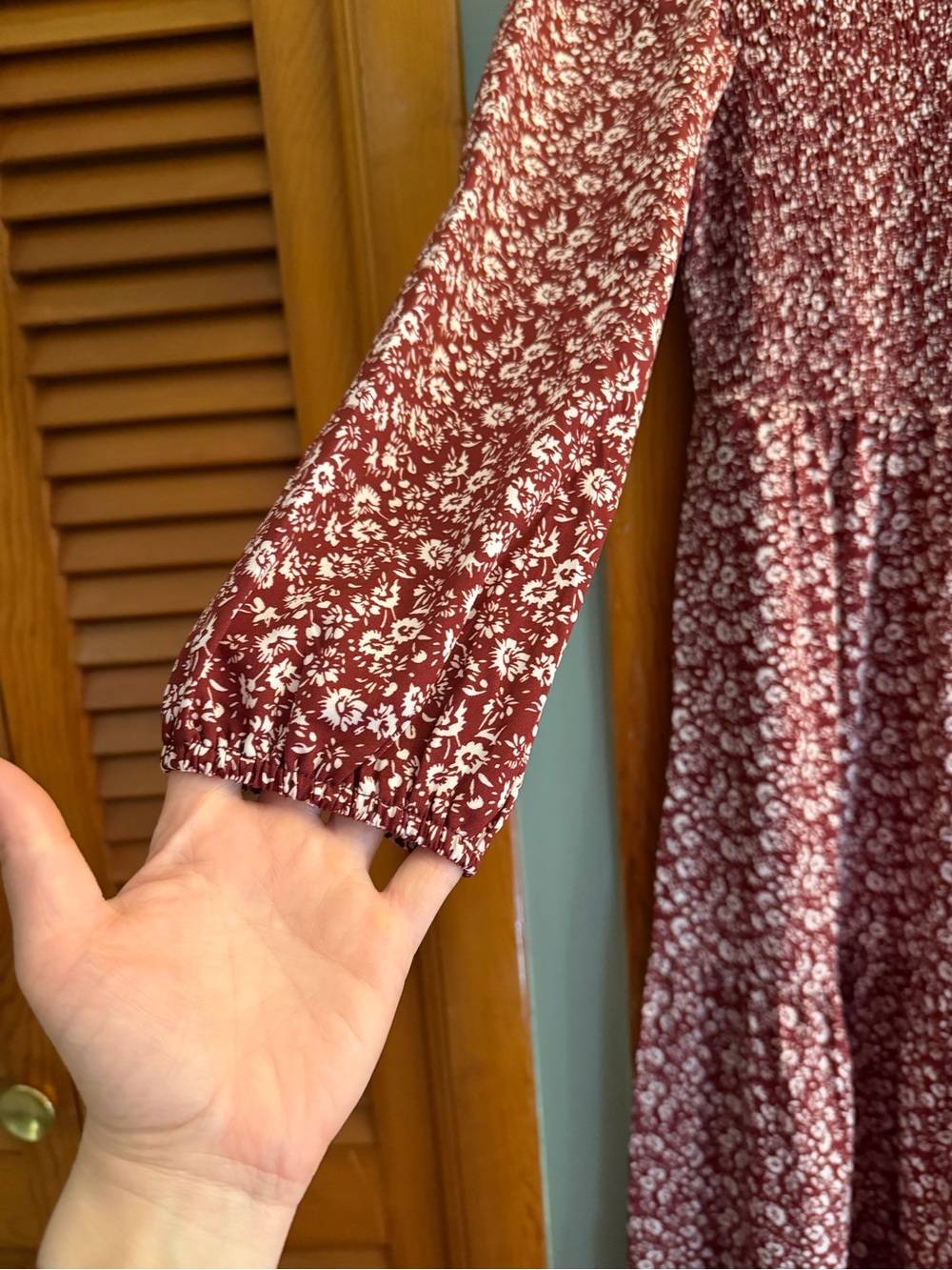 Women's Maroon Floral Tiered Midi Dress - Picture 2 of 6